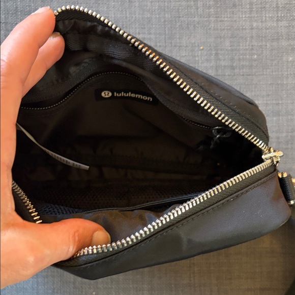 lululemon athletica Black Crossbody Bag, Park City - Picture 3 of 4